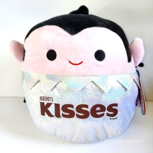 🎃 WAYLEE 🧛‍♂️ Kisses Vampire Hersheys X Squishmallow Halloween Candy Sq